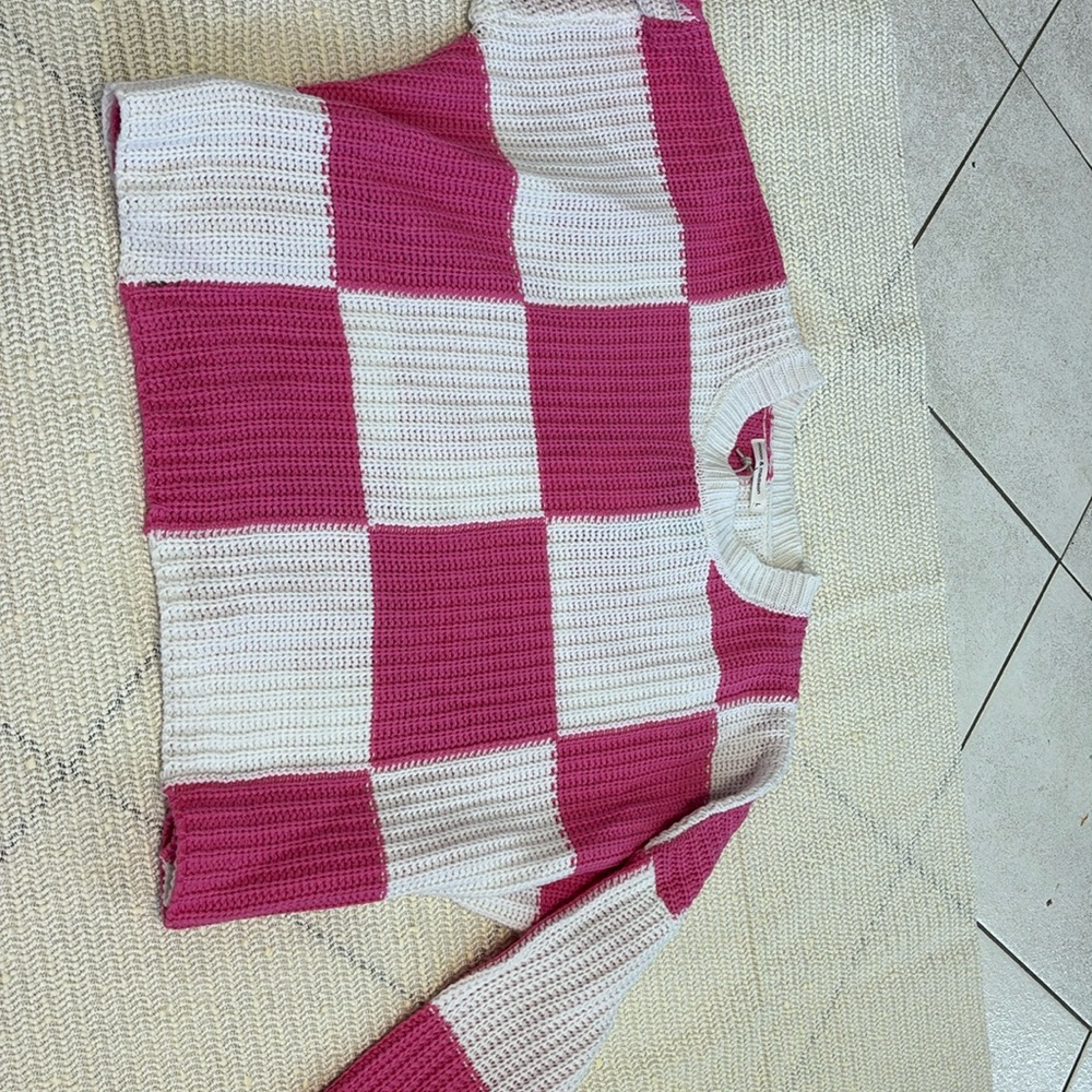 very cute sweater